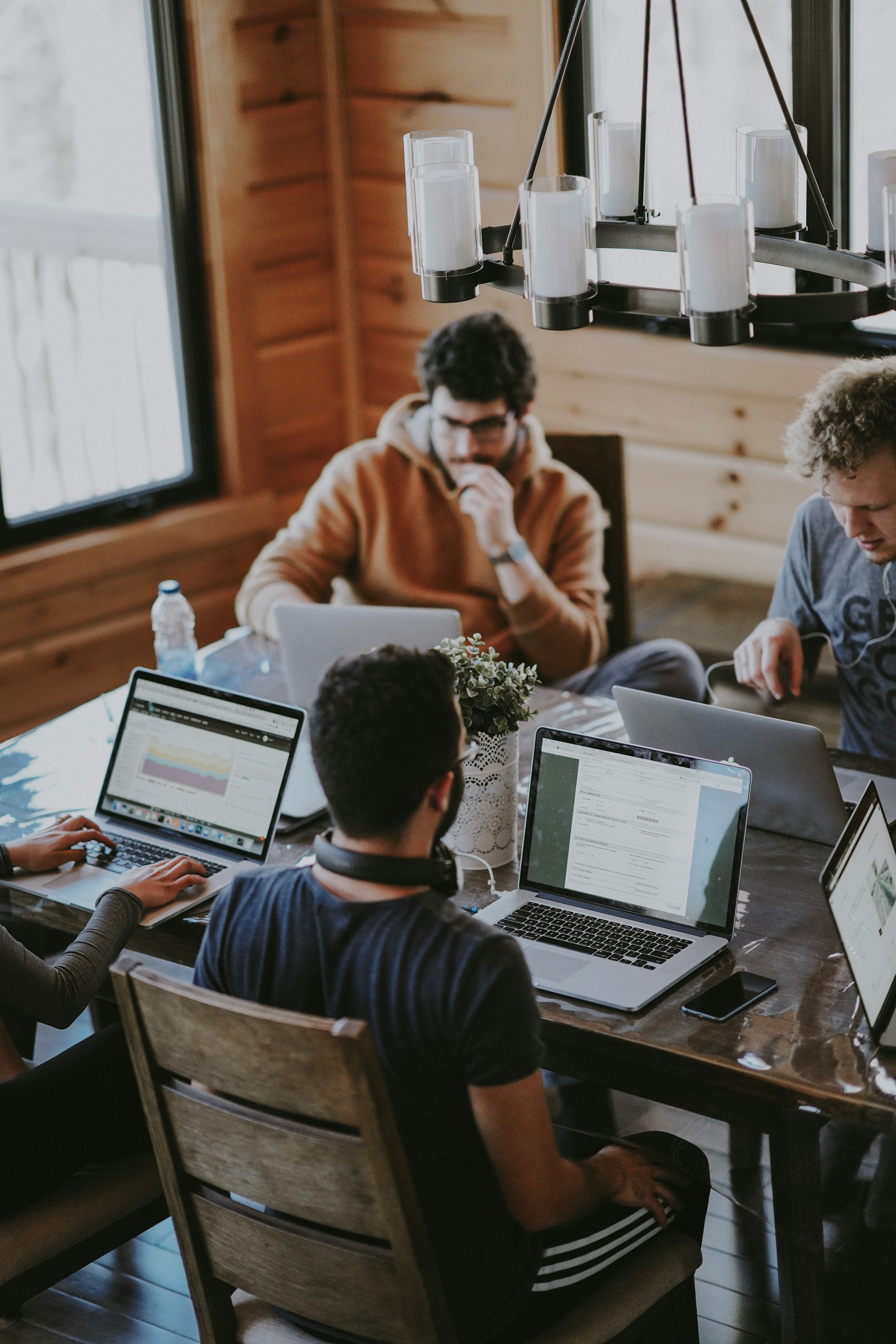 Il team di EasyTaskFlow al lavoro nel nostro ufficio